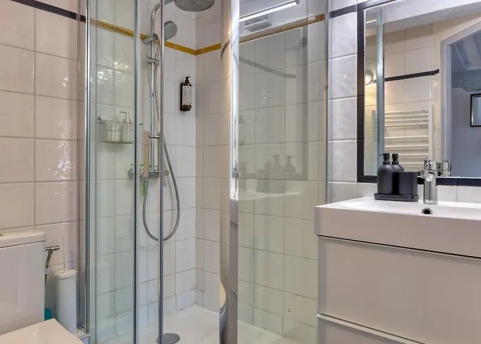 Bienvenue Au Solenne Votre Pied-à-terre De Charme Au Cœur De *