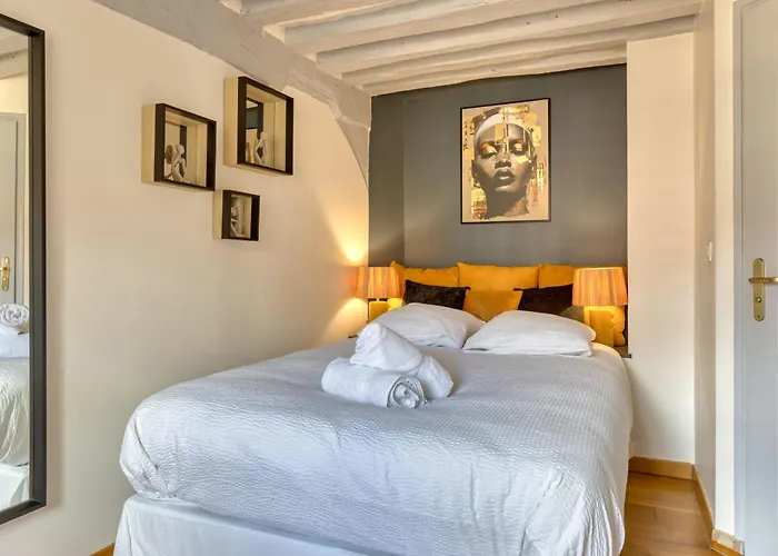Appartement Bienvenue Au Solenne Votre Pied-à-terre De Charme Au Cœur De