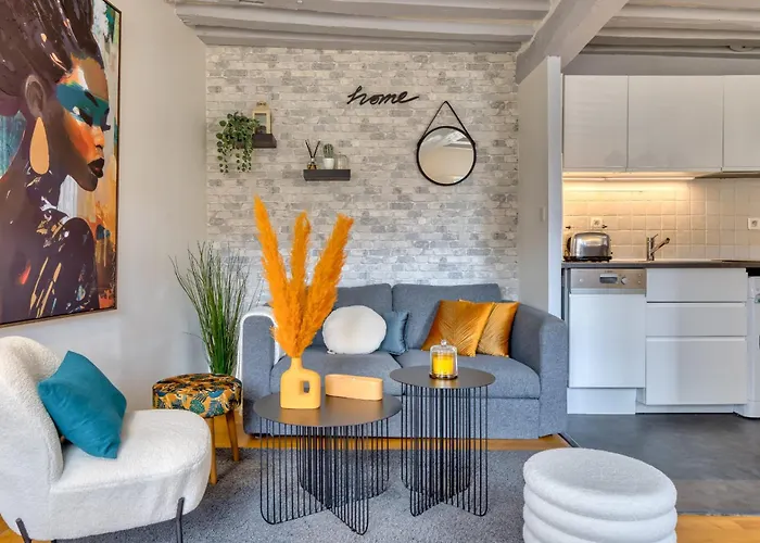 Bienvenue Au Solenne Votre Pied-à-terre De Charme Au Cœur De *