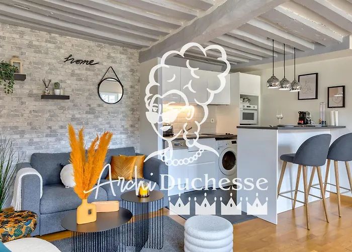 Bienvenue Au Solenne Votre Pied-à-terre De Charme Au Cœur De *